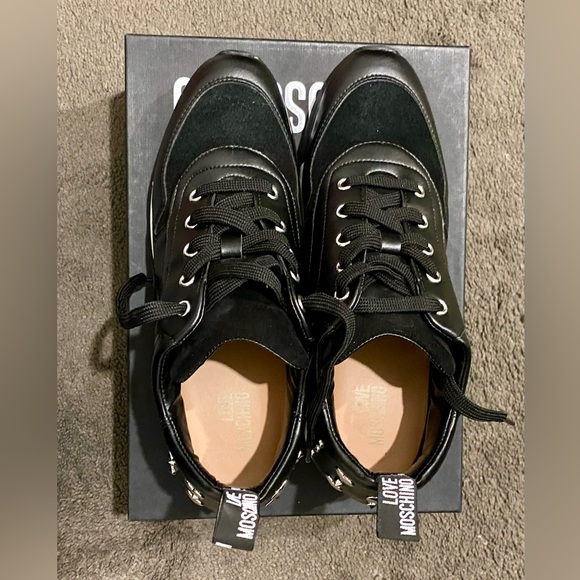 LOVE MOSCHINO Leather Fashion
Runners Size - 40 - Picture 4 of 6